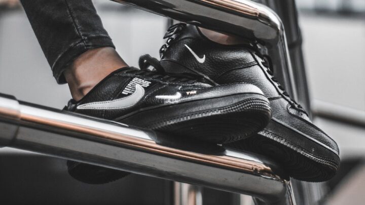 Como limpar tênis de couro?